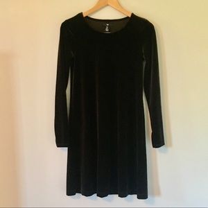 Long Sleeve Black Velvet Dress
